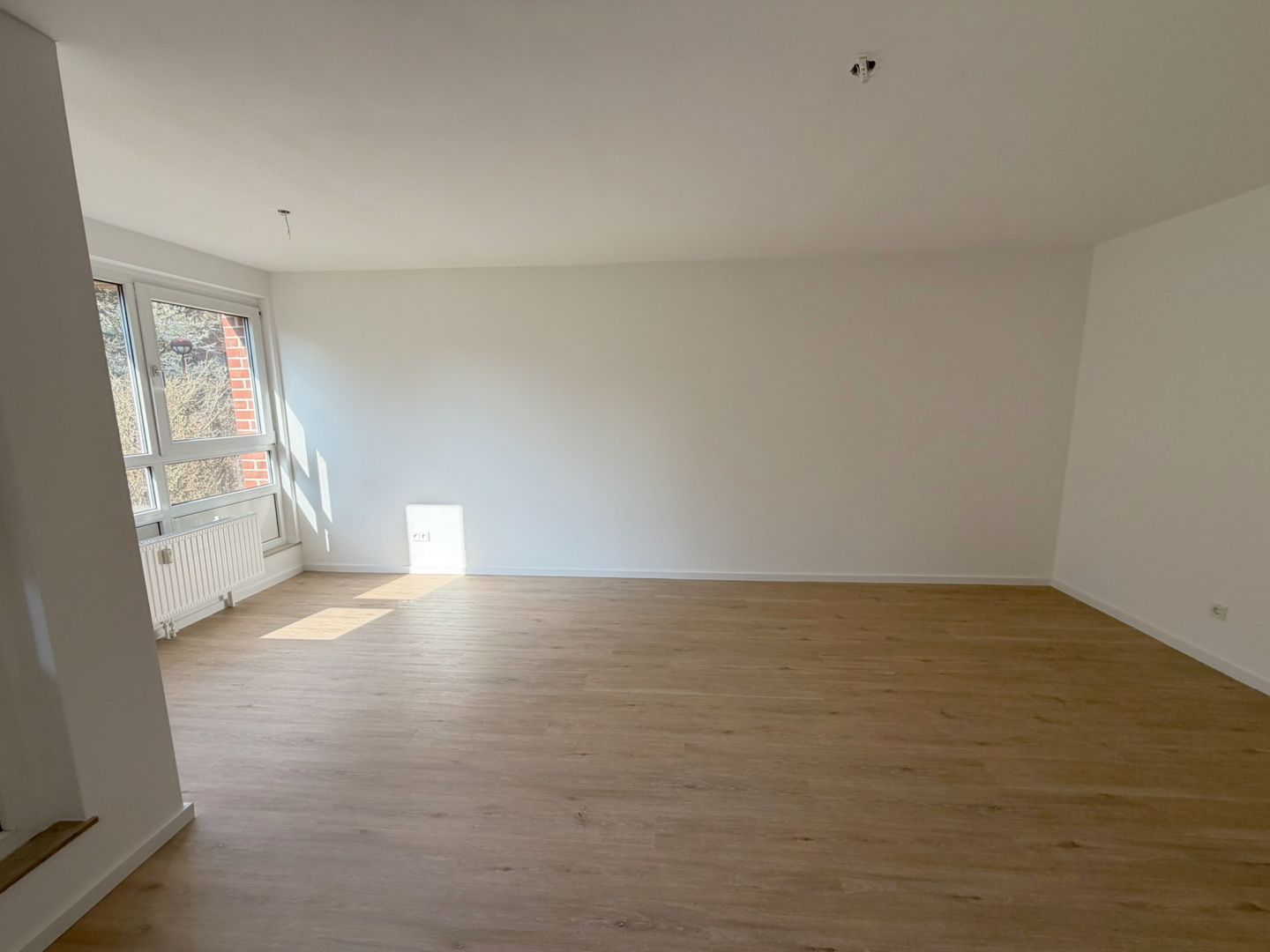 Ansicht 12 von: Neuss-City: Einziehen und Wohlfühlen - attraktive, großzügige 3-Zimmerwhg. Garten und TG-Stellplatz